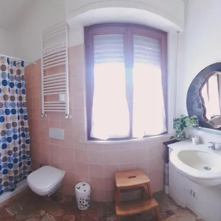 Apartment Rosa's Little House Vicopisano